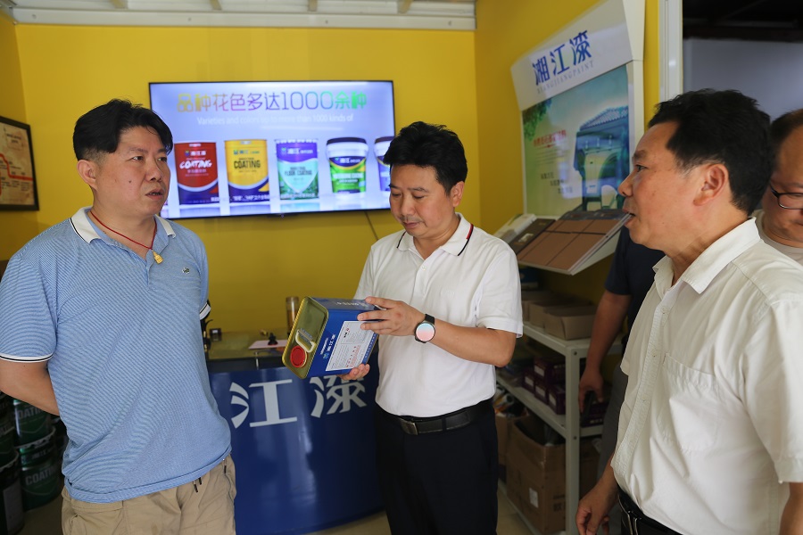 熊智勇以"四不两直"方式检查安全生产