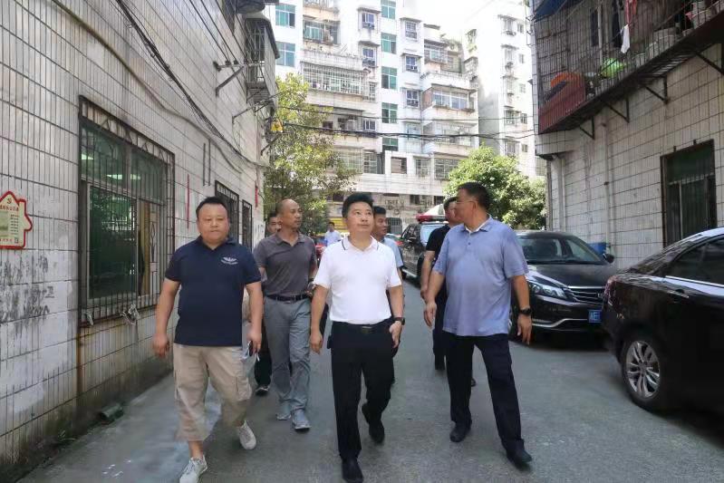 熊智勇调研经开区无物业管理小区